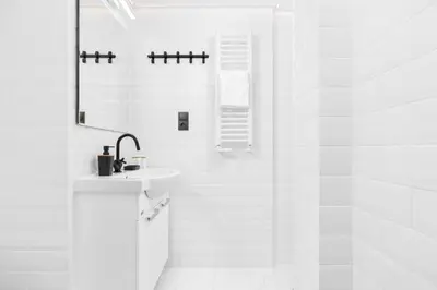 Łazienka w obiekcie Apartment Aleje Jerozolimskie 85 by Noclegi Renters