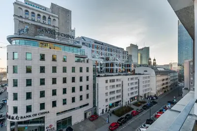 Widok na miasto Warszawa z tego apartamentu