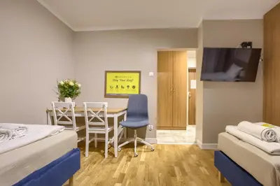 Łóżko lub łóżka w pokoju w obiekcie New! Studio with 3 Beds - Easy Access to Airport, City Center & WUM