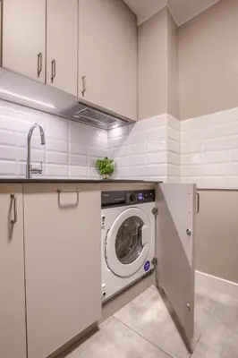 Kuchnia lub aneks kuchenny w obiekcie New! Studio with 3 Beds - Easy Access to Airport, City Center & WUM