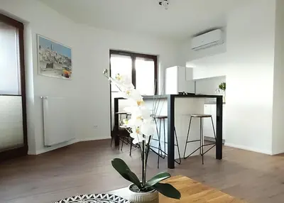 Kuchnia lub aneks kuchenny w obiekcie Central Port Warsaw Apartment