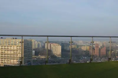 Widok na miasto Warszawa z tego apartamentu