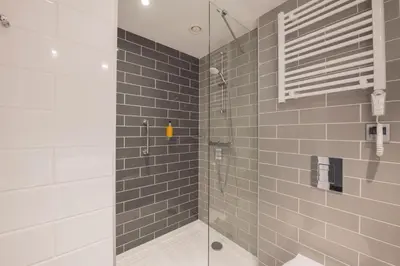 Łazienka w obiekcie Holiday Inn Express Warsaw - Mokotow by IHG