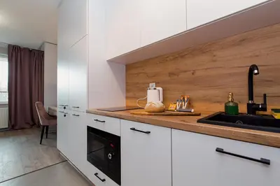 Kuchnia lub aneks kuchenny w obiekcie Warsaw To Be - Easy Apartment