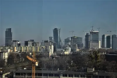 Widok na miasto Warszawa z tego apartamentu