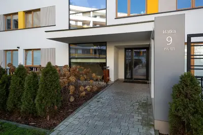Budynek, w którym mieści się apartament