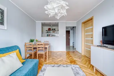 Telewizja i/lub zestaw kina domowego w obiekcie WeLive - Center, E.Plater 55