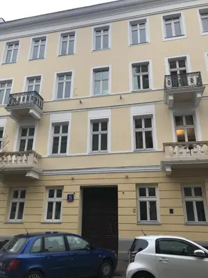 Budynek, w którym mieści się apartament