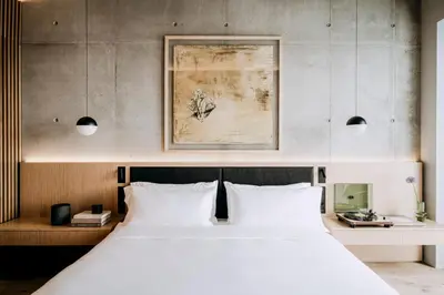 Łóżko lub łóżka w pokoju w obiekcie Nobu Hotel Warsaw