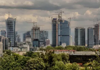 Widok na miasto Warszawa z tego apartamentu