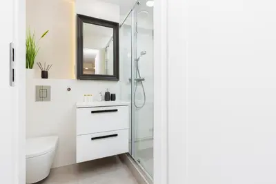 Łazienka w obiekcie Apartments Warsaw Królewska by Noclegi Renters