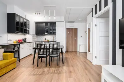 Kuchnia lub aneks kuchenny w obiekcie Prymasa Tysiaclecia - P&O Serviced Apartments