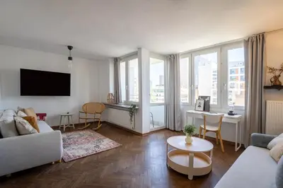 Telewizja i/lub zestaw kina domowego w obiekcie Warsaw Concierge City center view