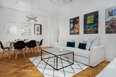 Część wypoczynkowa w obiekcie Hoża 35 by Homeprime