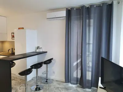 Kuchnia lub aneks kuchenny w obiekcie Apartament na Lazurowej