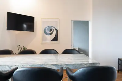 Telewizja i/lub zestaw kina domowego w obiekcie Warsaw Concierge Filtrowa