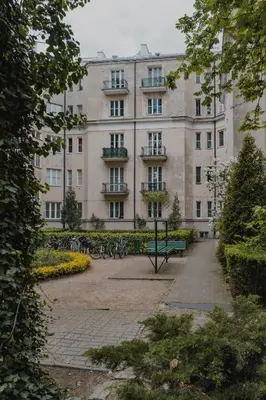 Ogród w obiekcie Warsaw Concierge Filtrowa