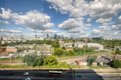 Widok na miasto Warszawa z tego apartamentu