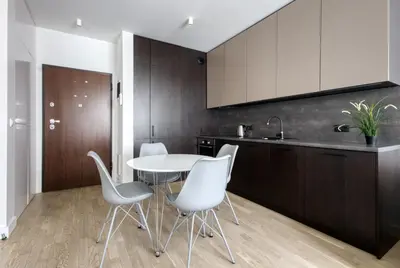 Kuchnia lub aneks kuchenny w obiekcie Wynalazek 2 by Homeprime
