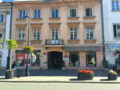 Budynek, w którym mieści się apartament