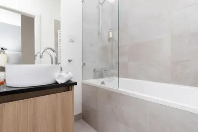 Łazienka w obiekcie Sławińska Apartment Warsaw Wola by Noclegi Renters