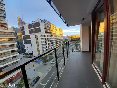 Balkon lub taras w obiekcie Apartamenty Warszawskie delux Siedmiogrodzka