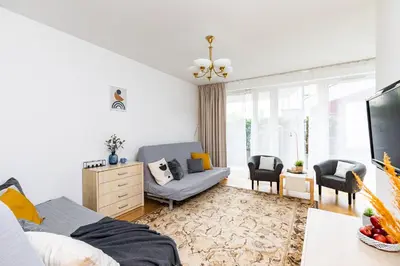 Telewizja i/lub zestaw kina domowego w obiekcie SuperApart Bobrowiecka 11D - Obok Centrum Olinek