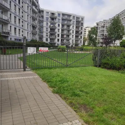 Ogród w obiekcie FIRST -- Green Żoliborz apartment 3