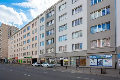 Budynek, w którym mieści się apartament