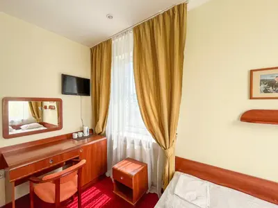 Telewizja i/lub zestaw kina domowego w obiekcie Fry House Hostel - 15min to Dworzec Zachodni, 5min to Klub Progresja