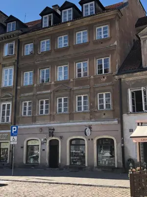 Budynek, w którym mieści się apartament