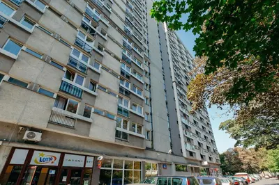 Budynek, w którym mieści się apartament