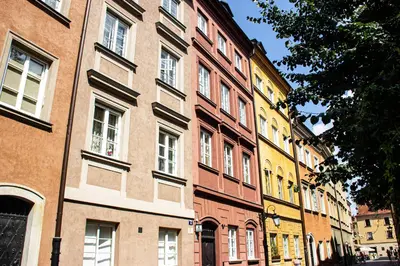 Budynek, w którym mieści się apartament