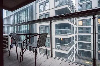 Balkon lub taras w obiekcie VipWarsawApartments Cytryn Mennica Residence