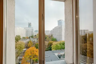 Widok na miasto Warszawa z tego apartamentu
