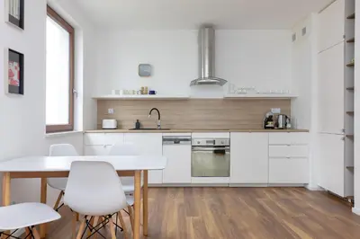 Kuchnia lub aneks kuchenny w obiekcie Royal Wilanów Stylish Apartment by BookingHost