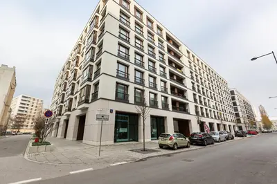 Budynek, w którym mieści się apartament