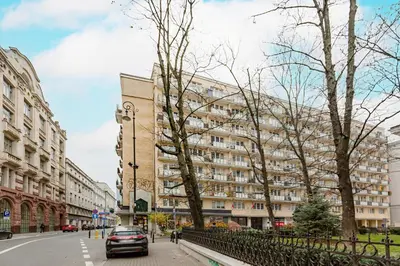 Budynek, w którym mieści się apartament