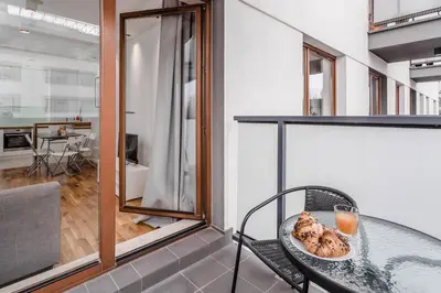 Kuchnia lub aneks kuchenny w obiekcie Chill Apartments Airport Residence