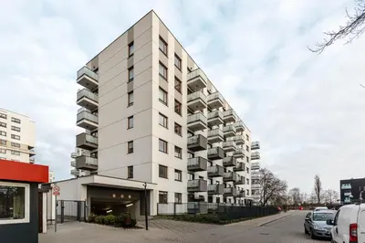 Budynek, w którym mieści się apartament