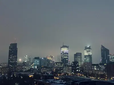 Widok na miasto Warszawa z tego apartamentu