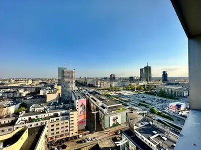 Widok na miasto Warszawa z tego apartamentu