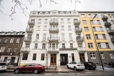 Budynek, w którym mieści się apartament