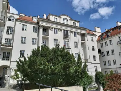 Budynek, w którym mieści się apartament