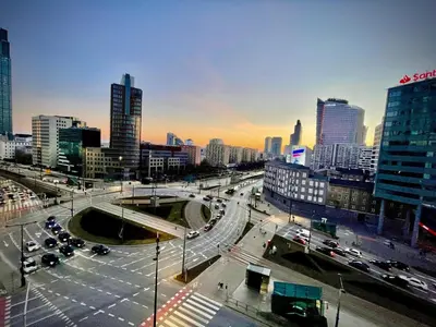 Widok na miasto Warszawa z tego apartamentu
