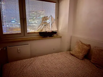 Łóżko lub łóżka w pokoju w obiekcie Super Apartament RED Centrum Best View in Town 2x Metro Fast WiFi 300 Mbs Netflix AppleTV SmartTV Spotify Panorama Miasta