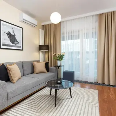 Royal City Center Mennica Residence by Noclegi Renters