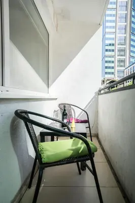 Część wypoczynkowa w obiekcie oompH Warsaw Central Apartment