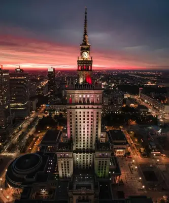 Widok na miasto Warszawa z tego apartamentu