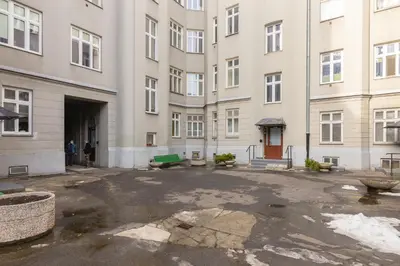 Budynek, w którym mieści się apartament